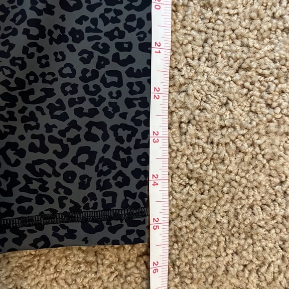 CAROVIA Women's Black/Grey Cheetah Print High Waisted Yoga Leggings Size Small - Picture 10 of 11